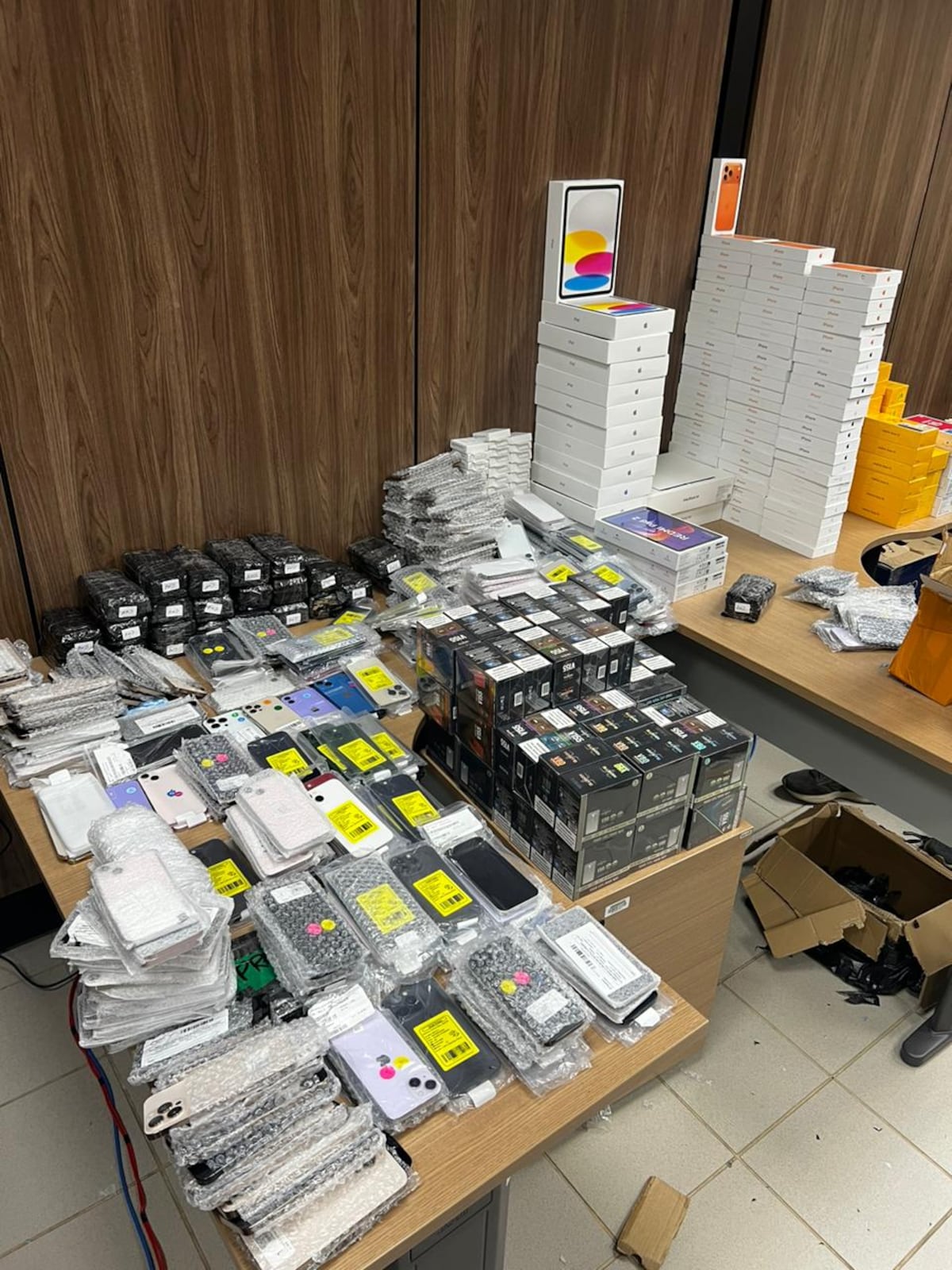 Polícia Militar Rodoviária apreende carga com celulares, botox e eletrônicos avaliada em R$ 4,5 milhões em MG