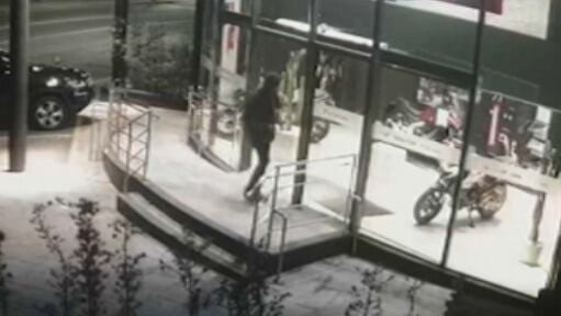 Criminosos furtam motos de luxo em concessionária de Belo Horizonte; prejuízo chega a R$ 210 mil