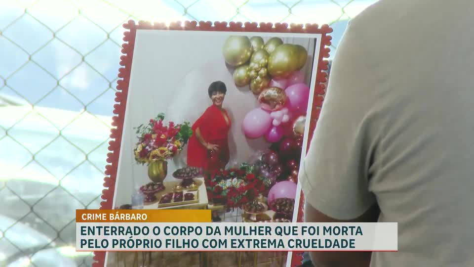 Corpo de mulher morta pelo próprio filho é enterrado nesta terça-feira (23) em BH